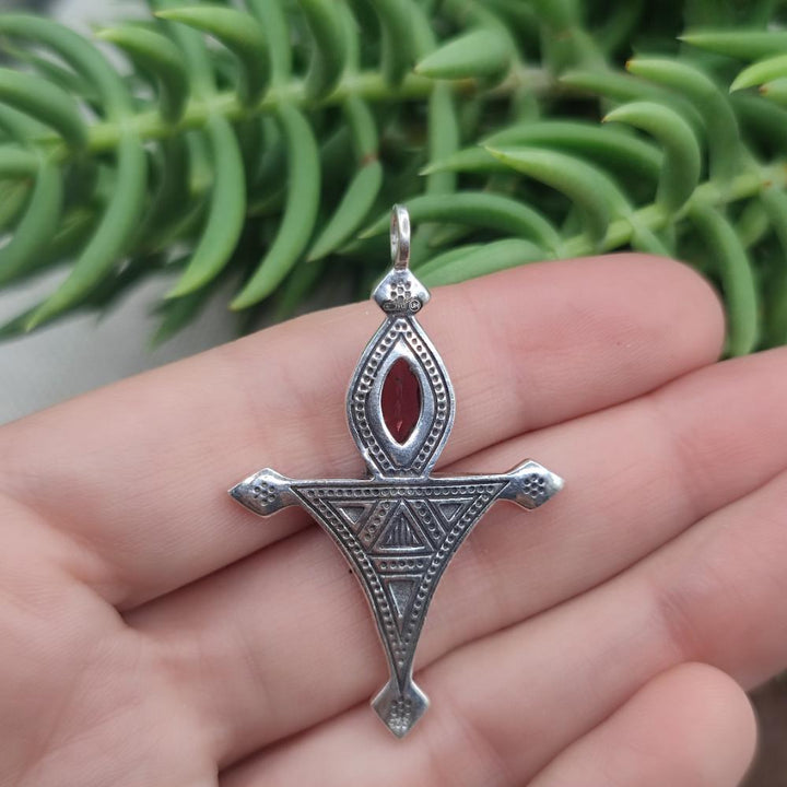 Ciondolo croce Tuareg in argento 925 con pietra - KOMKI