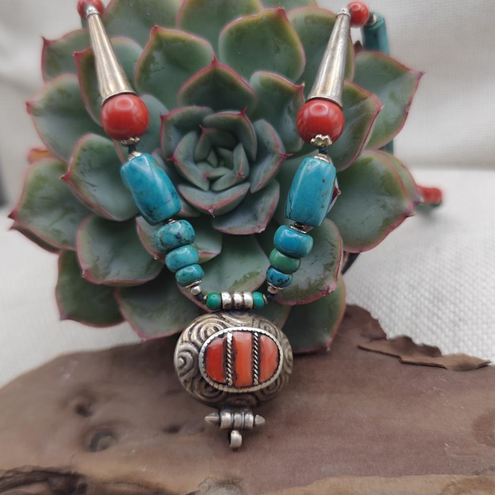 Collana etnica tibetana in argento 925 con corallo - VISAKHA