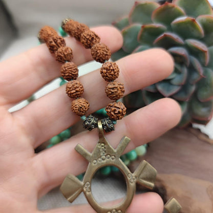 Collana artigianale crisoprasio in ottone - MUSI dettagli