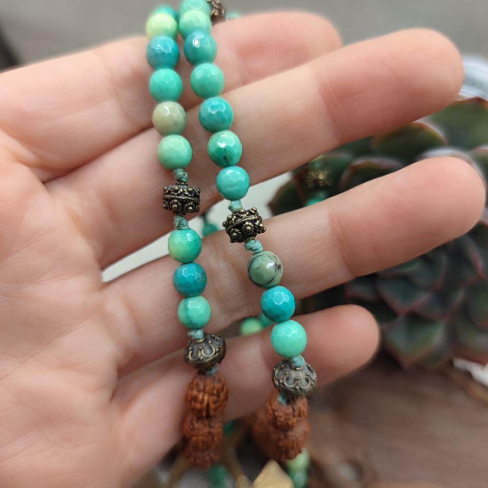 Collana artigianale crisoprasio in ottone - MUSI dettagli pietre