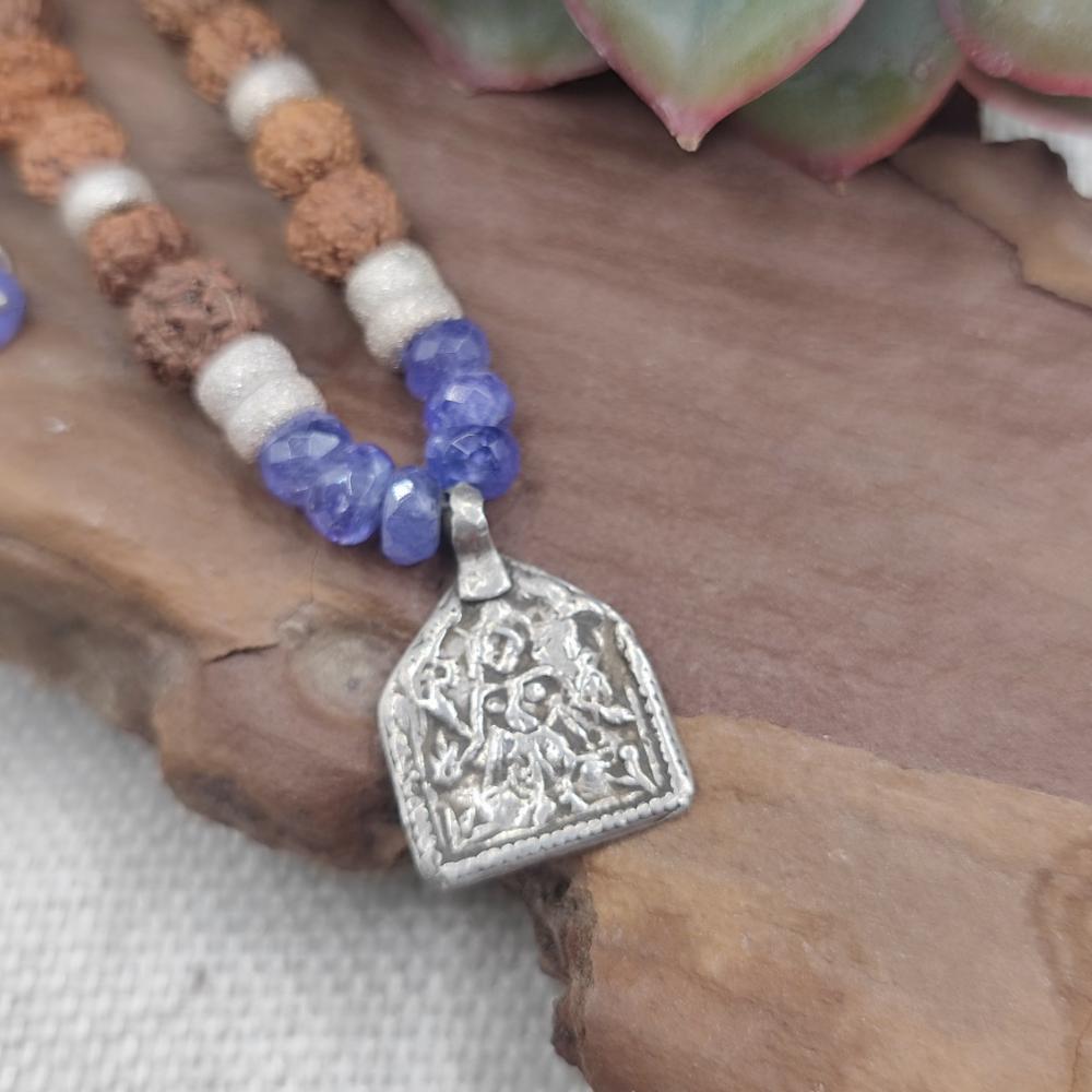 Anello fatto a mano con tanzanite: anello boho in argento sterling 925 Anello fatto a mano con tanzanite: anello boho in argento sterling 925