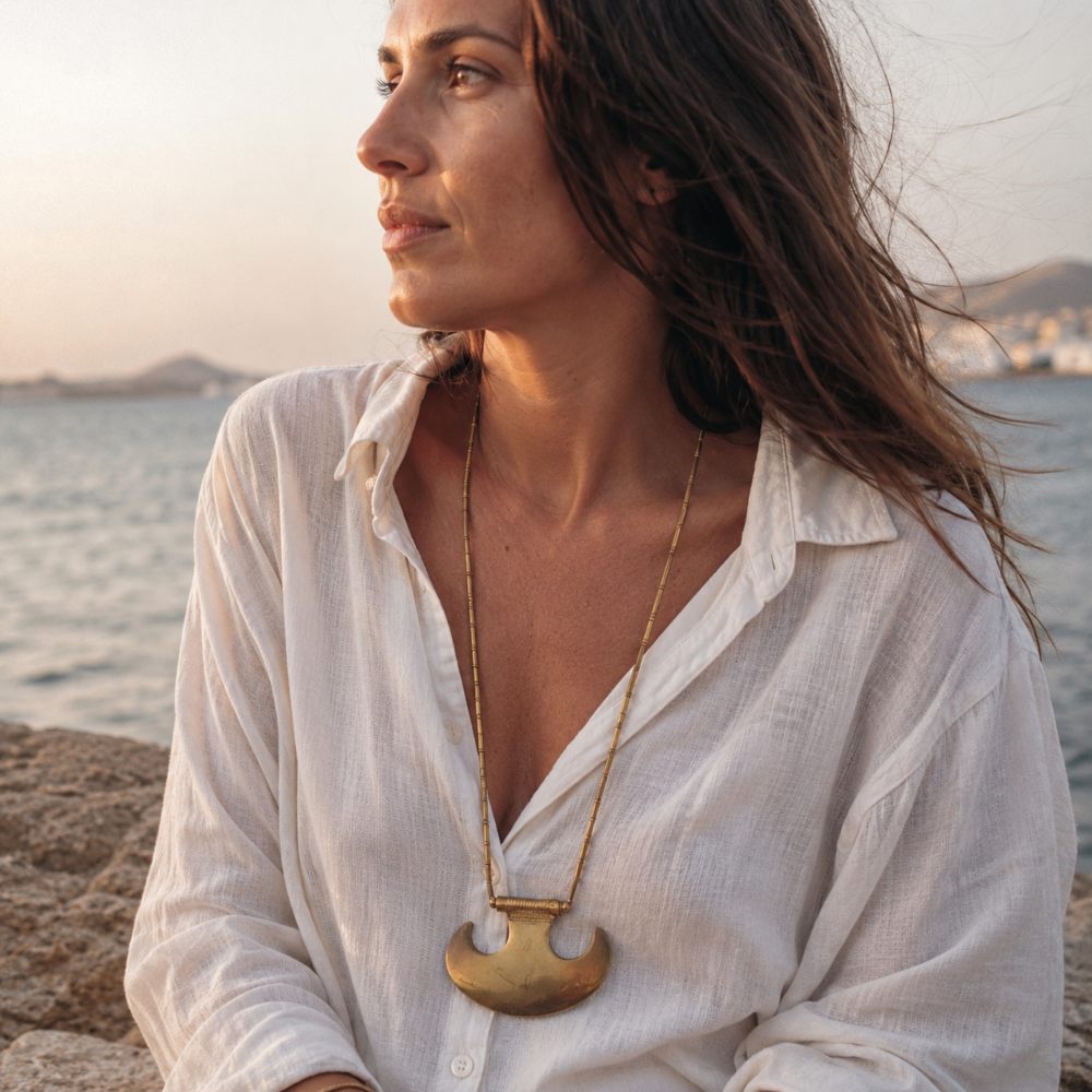 Collana etnica in ottone con ciondolo - NOORJI