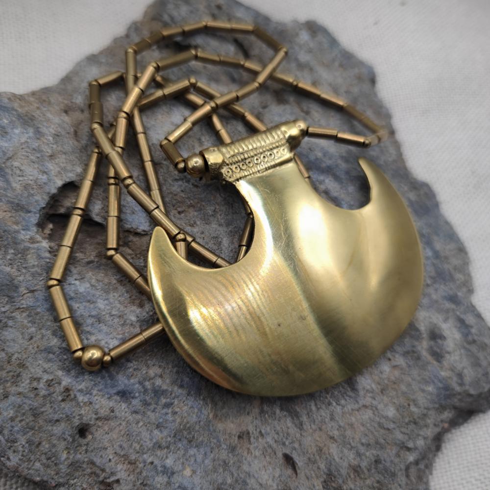 Collana etnica in ottone con ciondolo - NOORJI