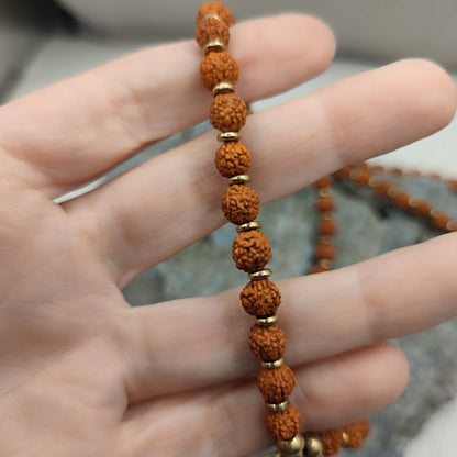 Collana etnica in ottone Rudraksha e ciondolo - JAMILA
