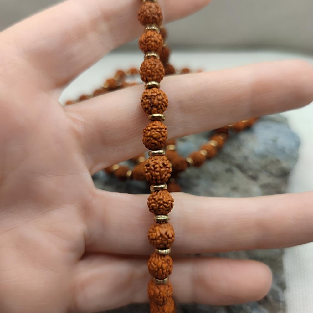 Collana etnica in ottone Rudraksha e ciondolo - FARAH