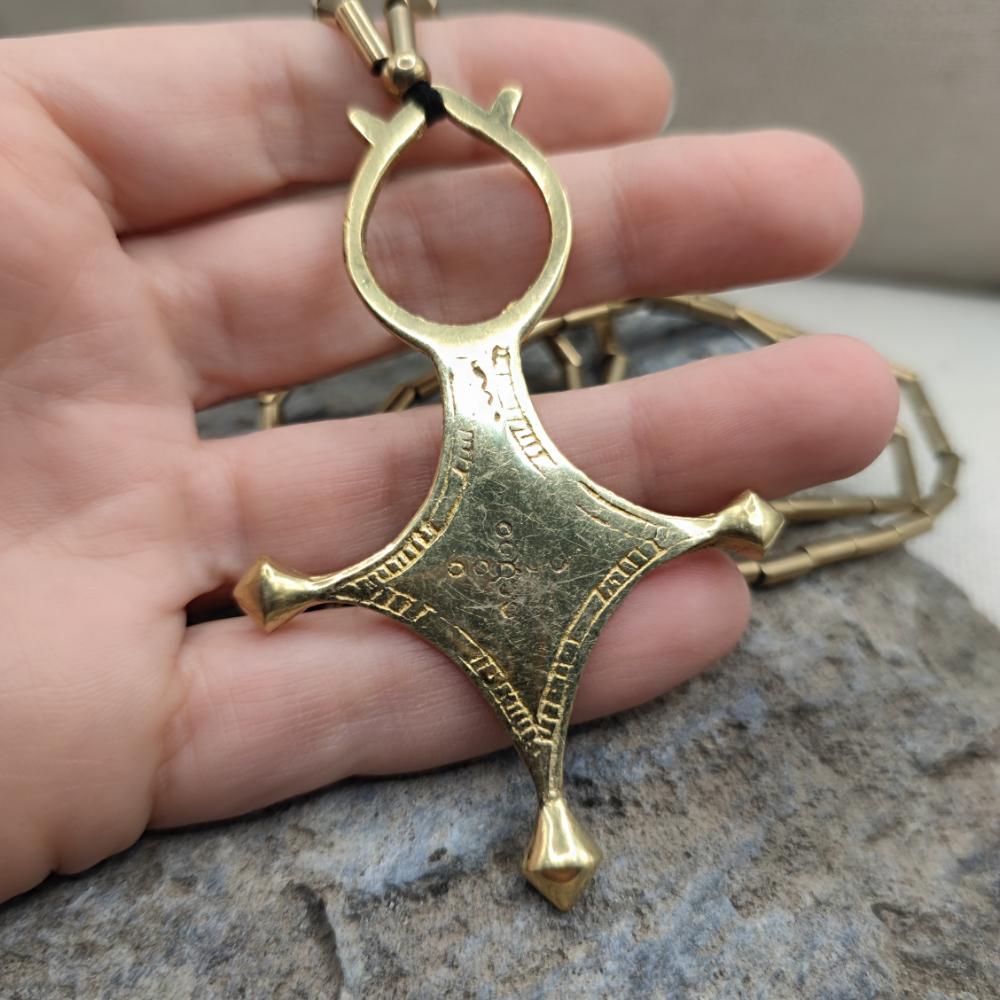 Collana etnica in ottone con ciondolo - ZAHINA
