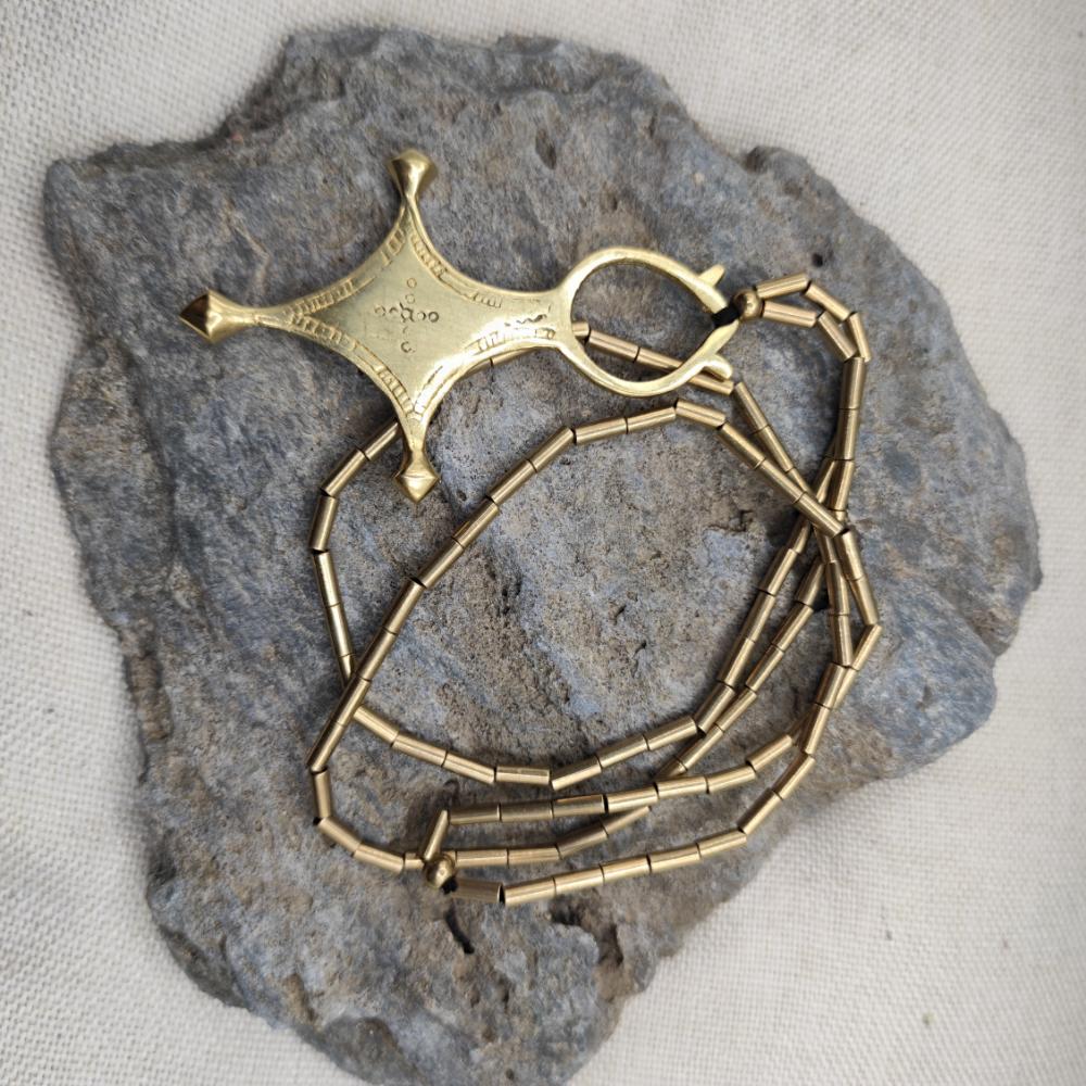 Collana etnica in ottone con ciondolo - ZAHINA