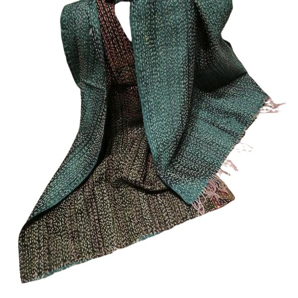 Sciarpa KANTHA con tessuti vintage misto seta ricamo a mano verde – immagine2