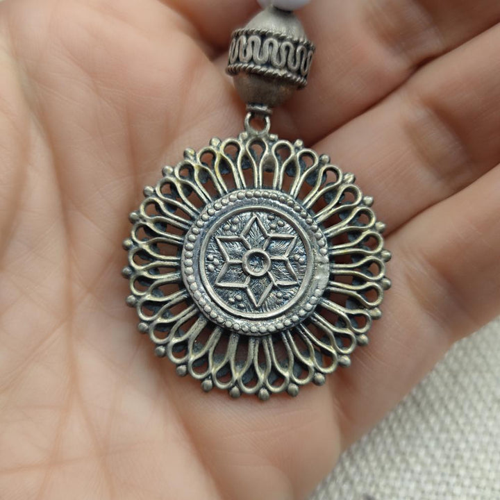 JAPA MALA con CALCEDONIO, Agata bianca e BUDDHA