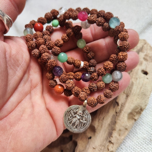 JAPA MALA con RUDRAKSHA e pietre con SHIVA