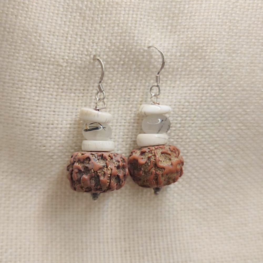 Orecchini etnici in argento 925 con rudraksha - DEMODAR