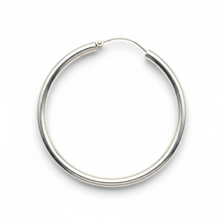 Orecchini a cerchio in argento 925 - ANANDA sfondo bianco