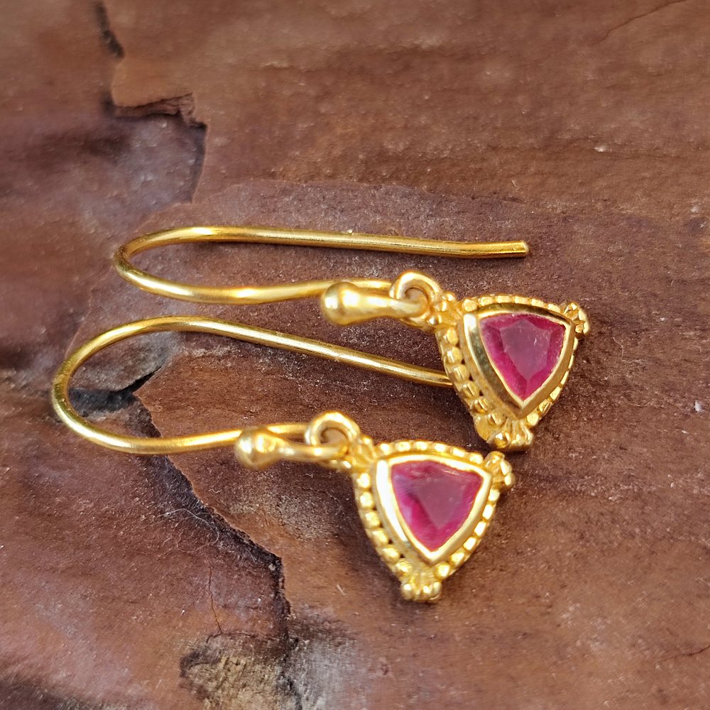 Orecchini in argento 925 dorato con pietra - DULLAHANDA