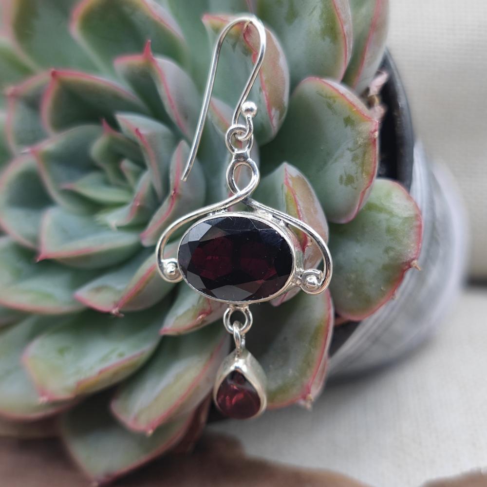 Orecchini etnici in argento 925 con granato - BEAS