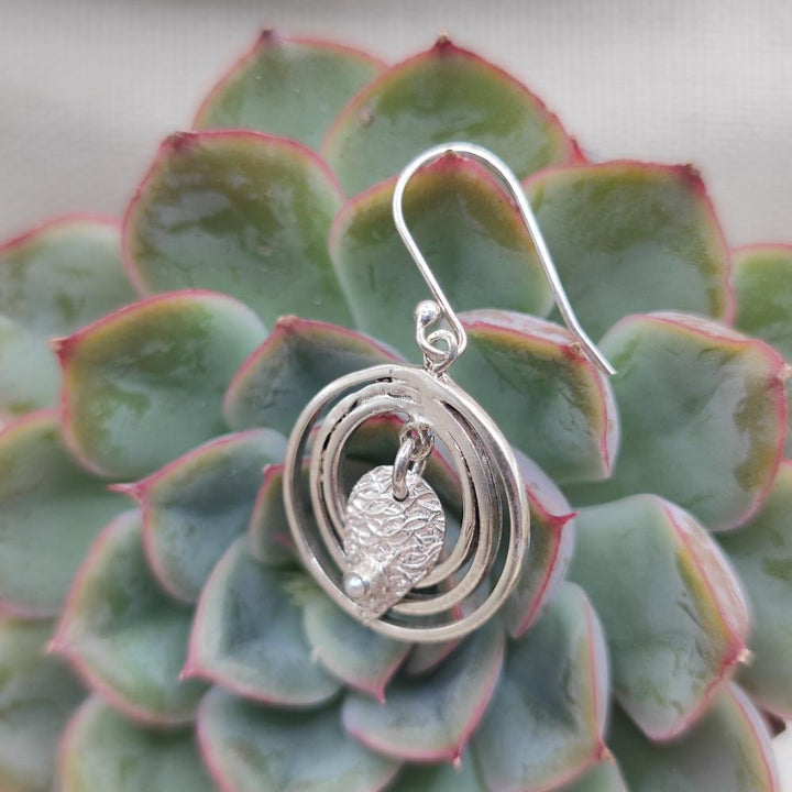 Orecchini artigianali in argento 925 con perla - GANDAKI