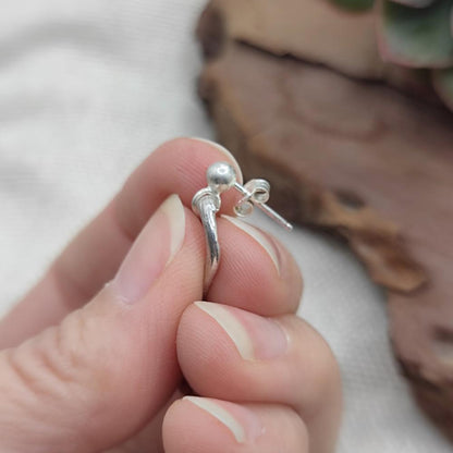 Orecchini in argento con pesci stilizzati e corallo - TENALI