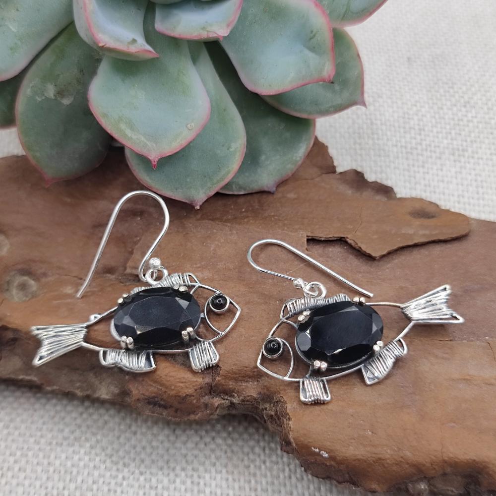 Orecchini a Forma di Pesce con Pietra Naturale - INAK