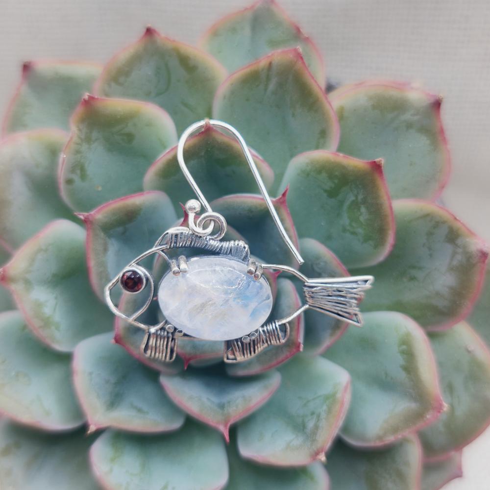 Orecchini a Forma di Pesce con Pietra Naturale - INAK Pietra di luna