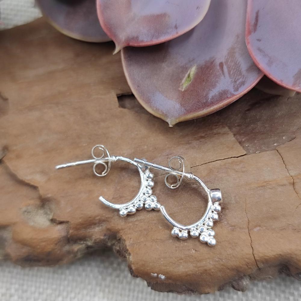 ORECCHINI cerchio aperto in argento con pietra - RAIKADA