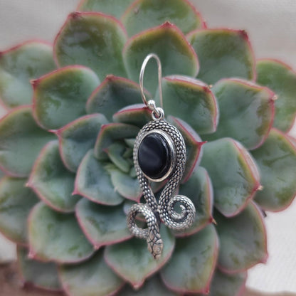 Orecchini in argento 925 con onice nero e serpenti - HUGHLI