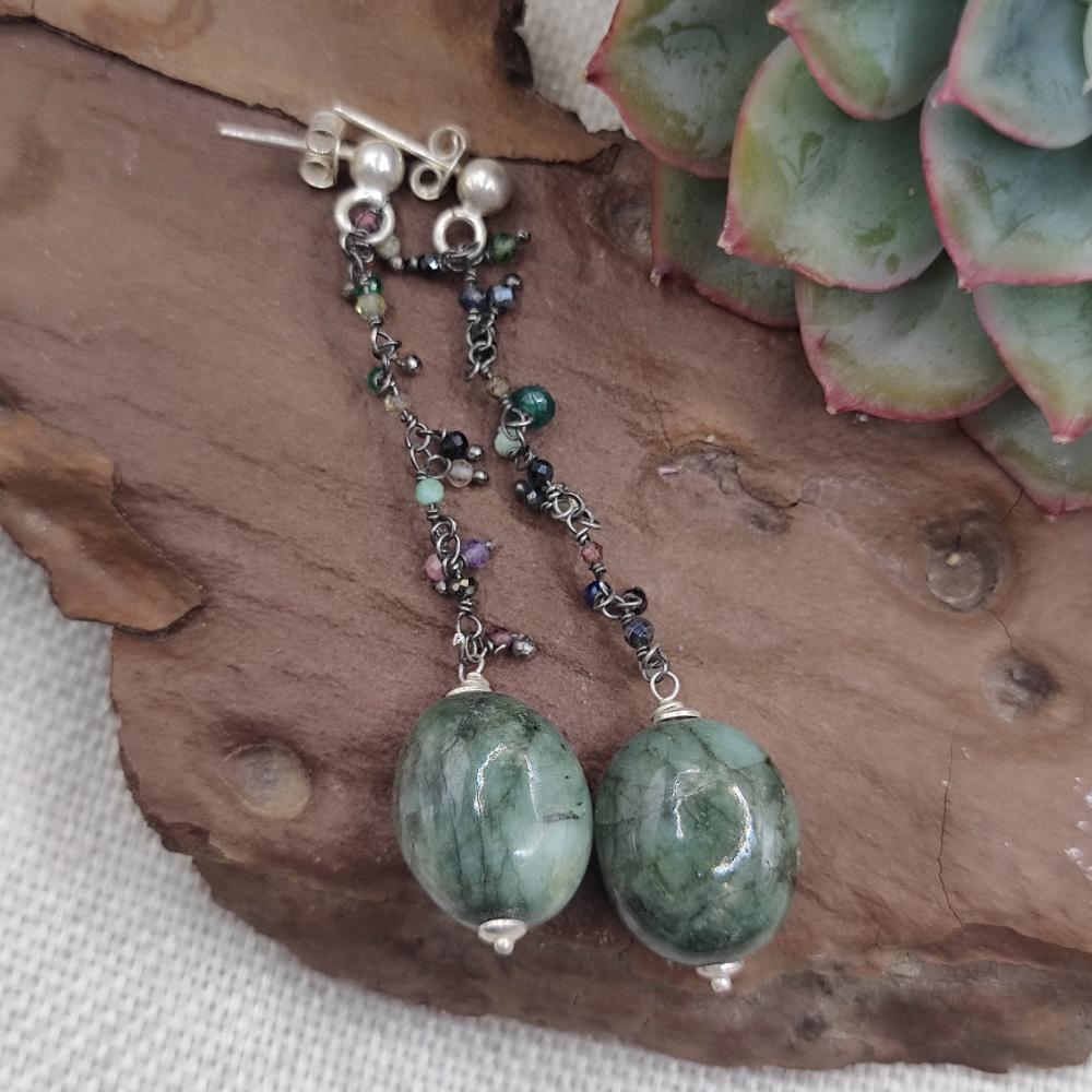 Orecchini artigianali in argento 925 con smeraldo - KARNALI
