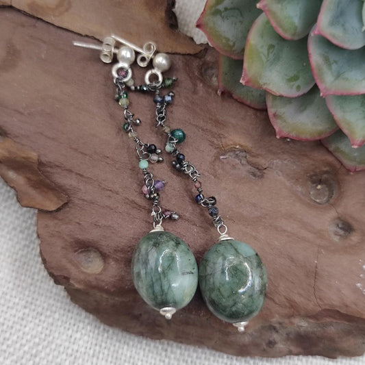 Orecchini artigianali in argento 925 con smeraldo - KARNALI