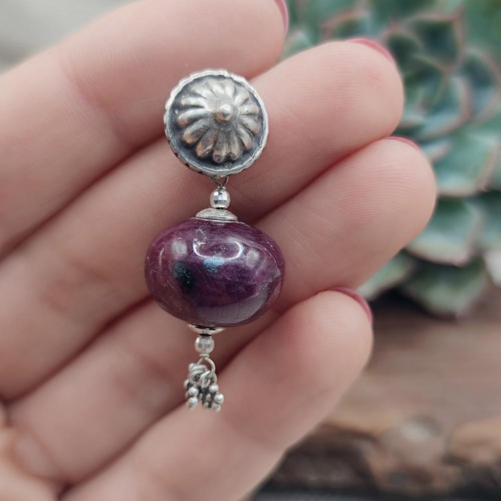 Orecchini artigianali in argento 925 radice di rubino - INDIRA