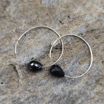 Orecchini a cerchio in argento 925 onice nero - SHUBAM