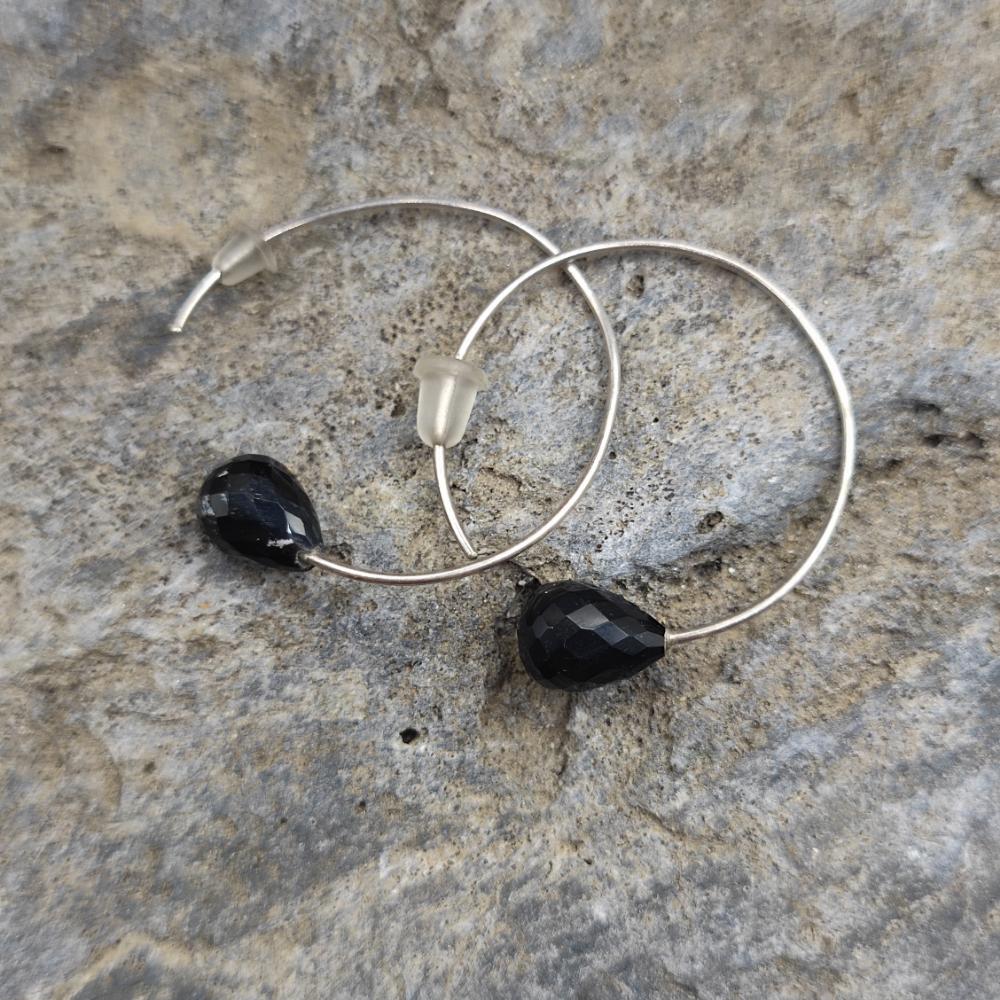 Orecchini a cerchio in argento 925 onice nero - SHUBAM