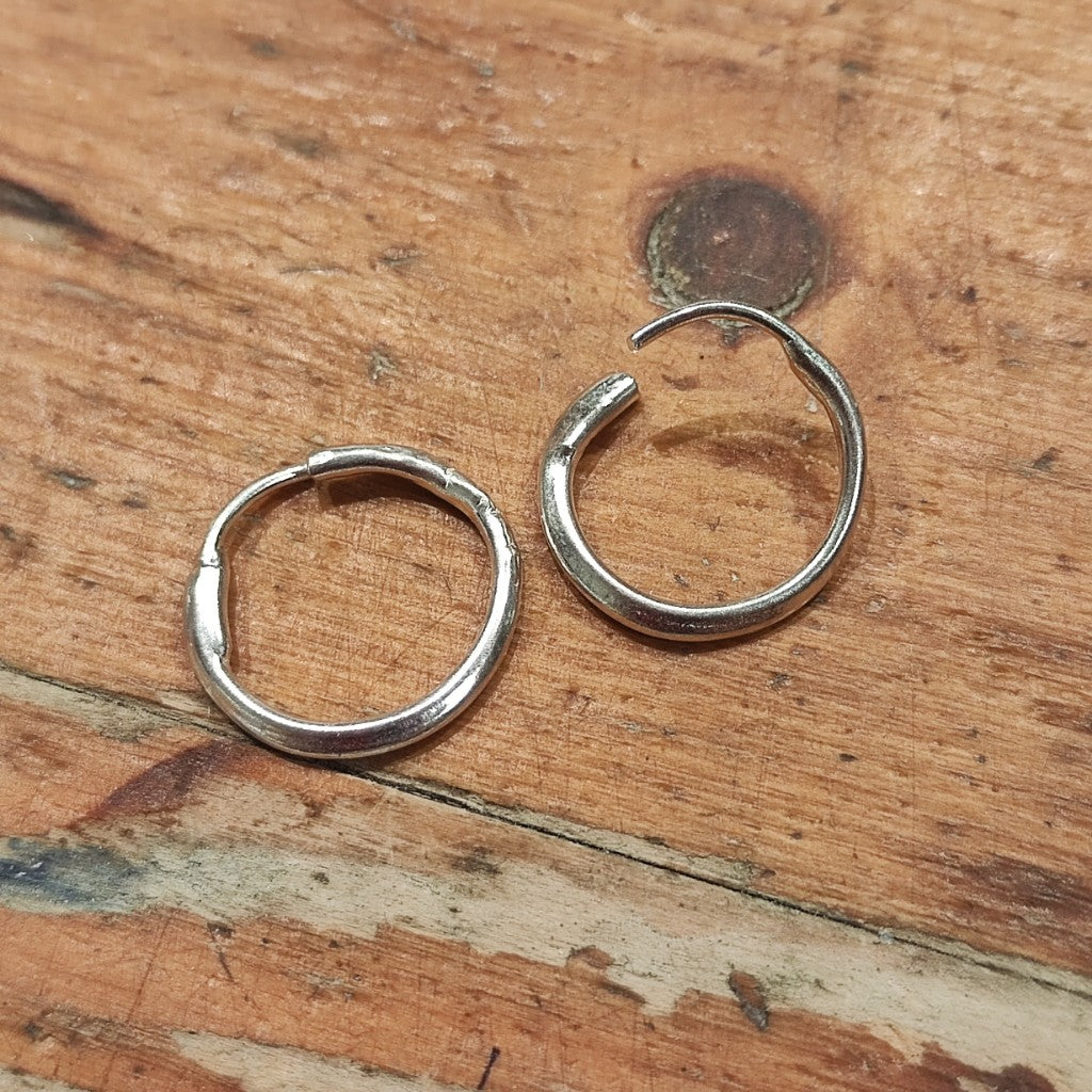 Der Kreislauf des Lebens – der Ohrring | OHRRINGE handgefertigt aus Silber
