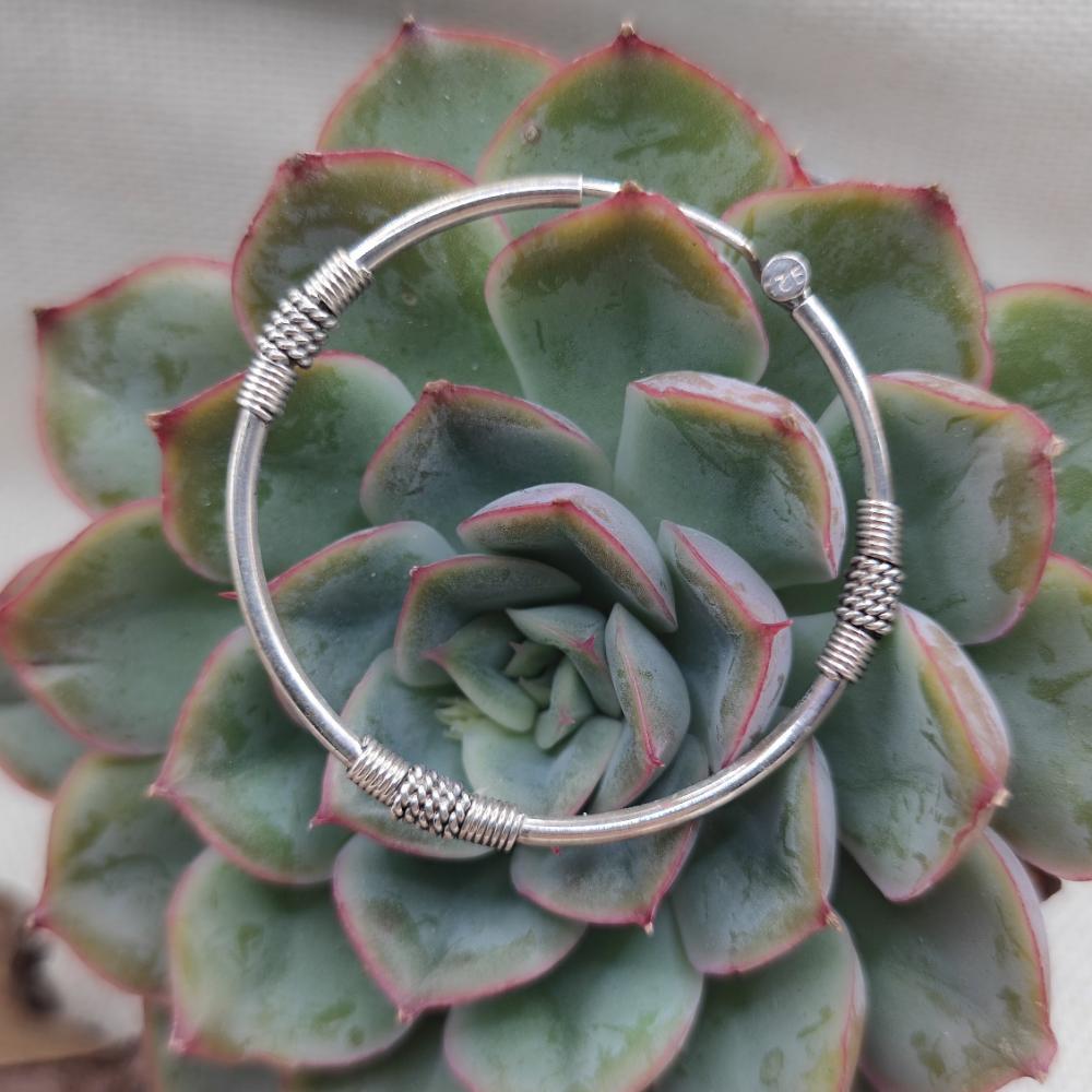 Orecchini a cerchio decorato in argento 925 - GOMTI