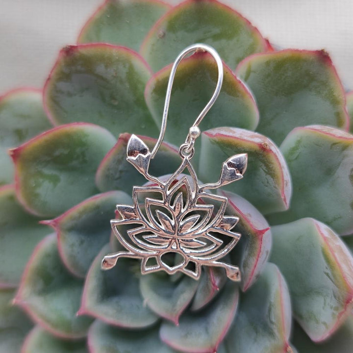 Orecchini in argento 925 con fiore di loto - CHAMBAL