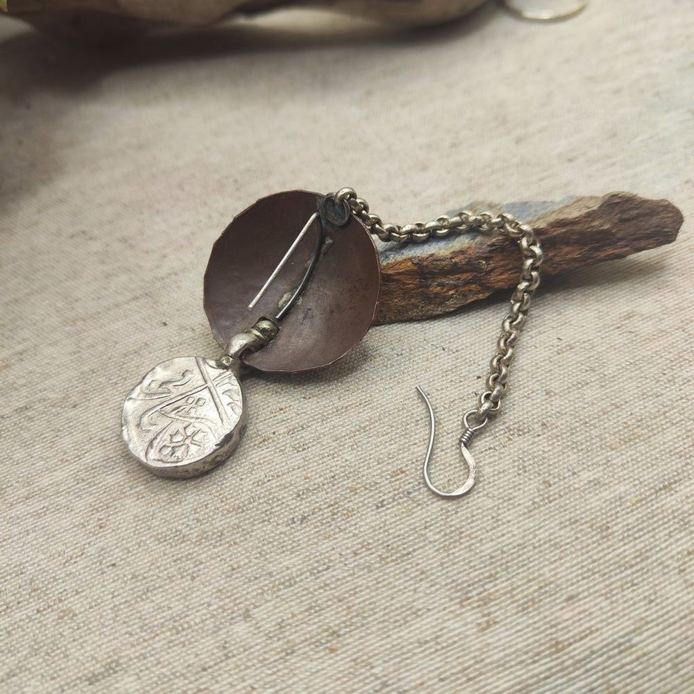 Orecchini artigianali in argento 925 e rame - AARHOI – immagine 6