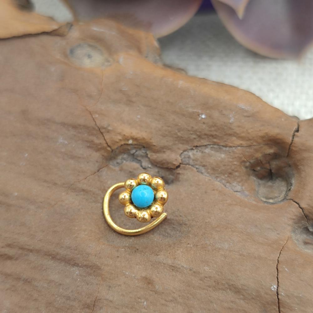 Orecchino da naso in ottone dorato con turchese - REVATI