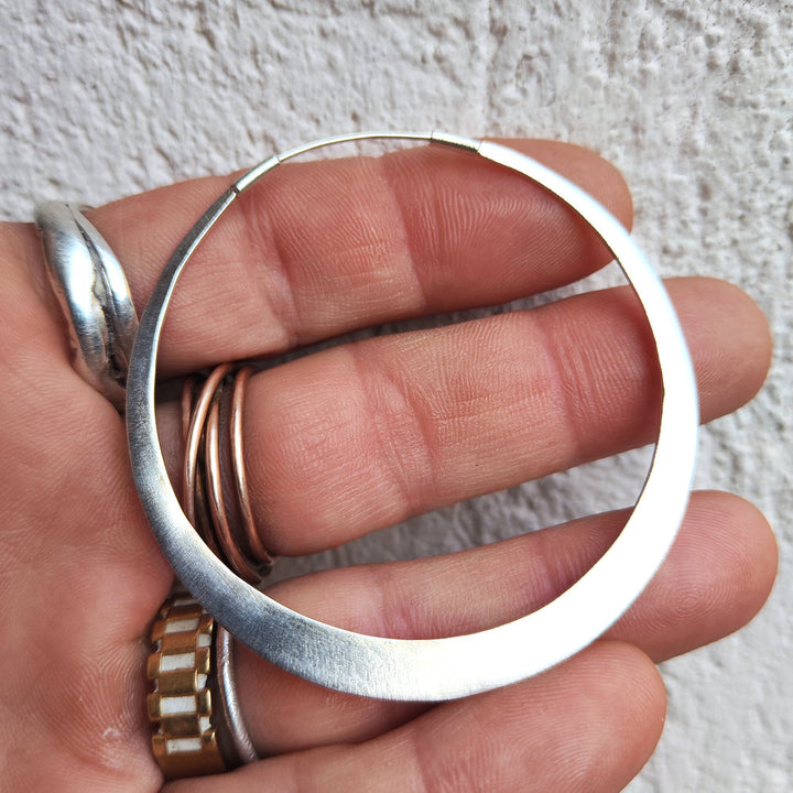 ORECCHINI a cerchio argento 925 satinato - SHEOPURO 60 mm