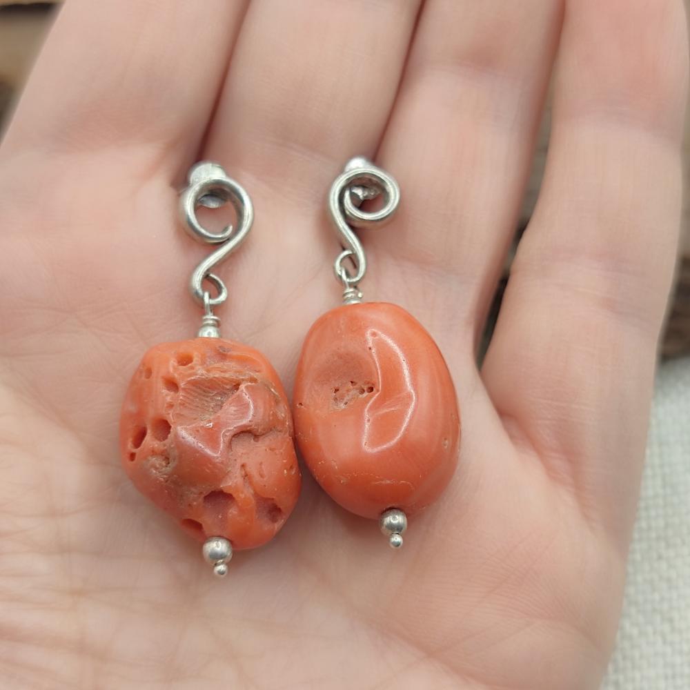 Orecchini artigianali in argento 925 con corallo - LEELA