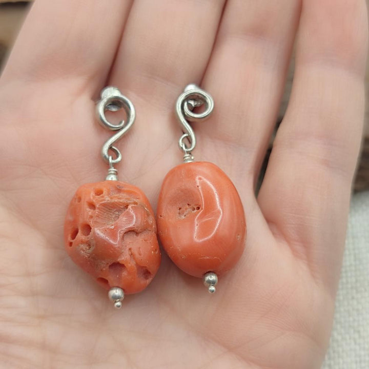 Orecchini artigianali in argento 925 con corallo - LEELA
