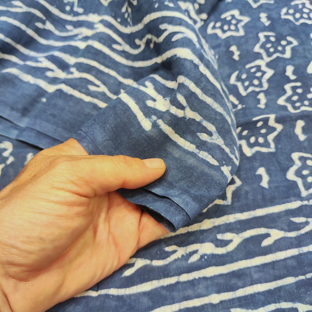 Pareo - Sarong BATIK etnico in 100% cotone artigianale - CAVOLI – blu e bianco