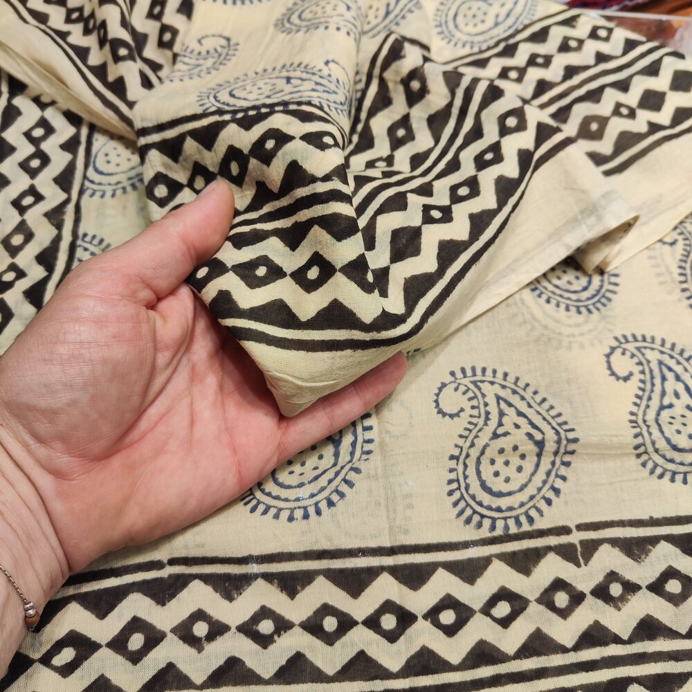 Pareo - Sarong etnico in 100% cotone artigianale PEACOCK – dettaglio del bordo