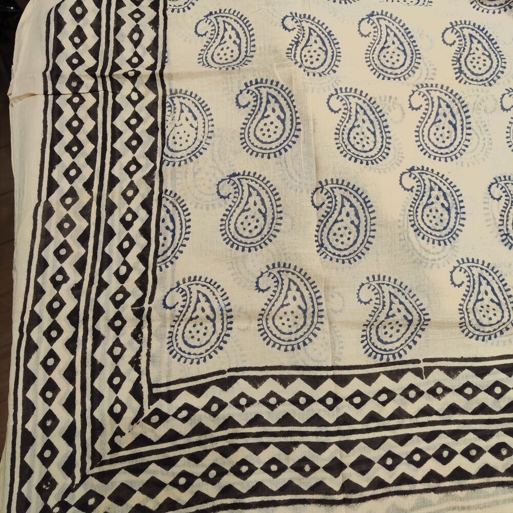 Pareo - Sarong etnico in 100% cotone artigianale PEACOCK – decorazione del bordo
