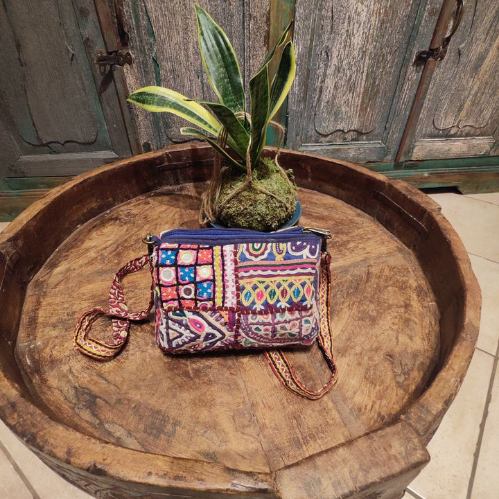 Borsetta Indiana KHA – Pochette Artigianale Rabari con Specchietti e ricami