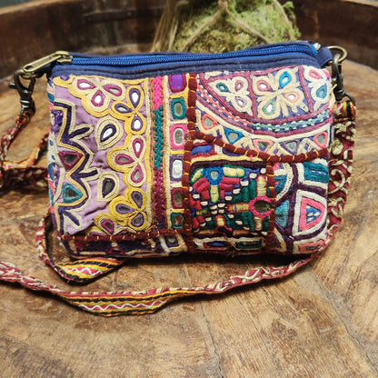 Borsetta Indiana KHA – Pochette Artigianale Rabari con Specchietti e ricami