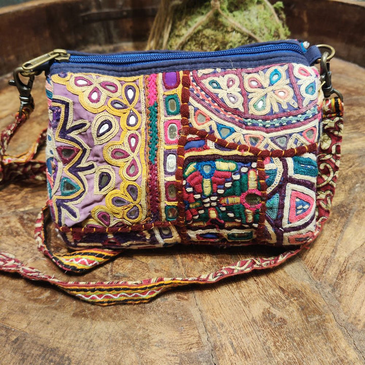 Borsetta Indiana KHA – Pochette Artigianale Rabari con Specchietti e ricami