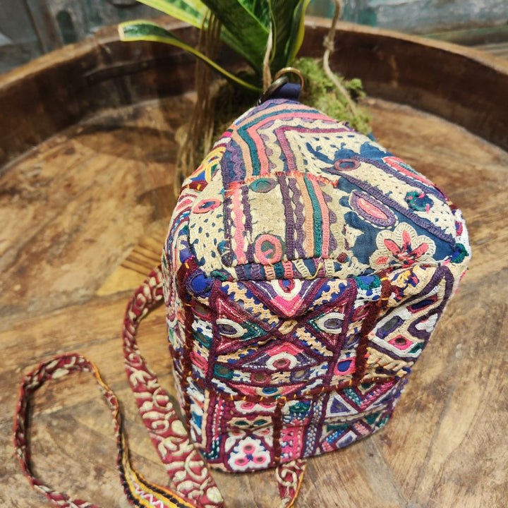 Borsetta Indiana KHA – Pochette Artigianale Rabari con Specchietti e ricami
