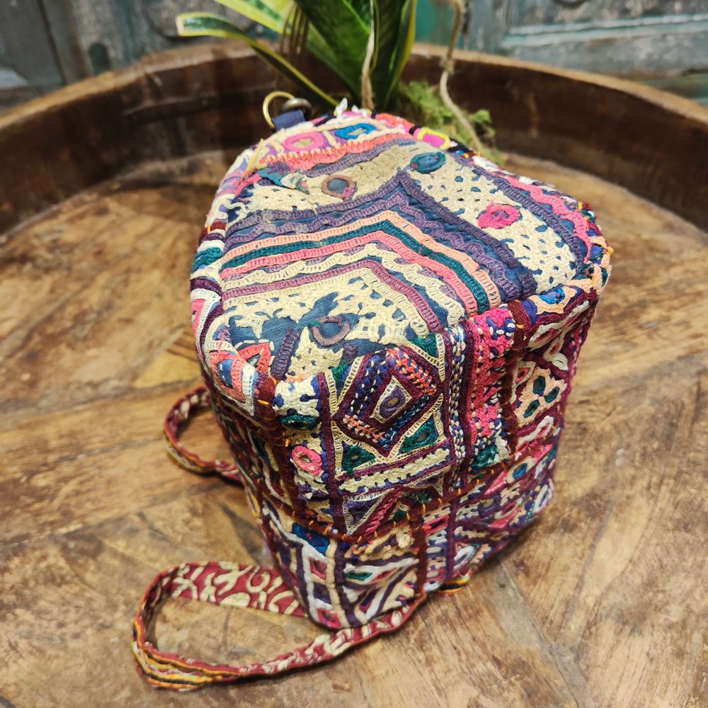Borsetta Indiana KHA – Pochette Artigianale Rabari con Specchietti e ricami