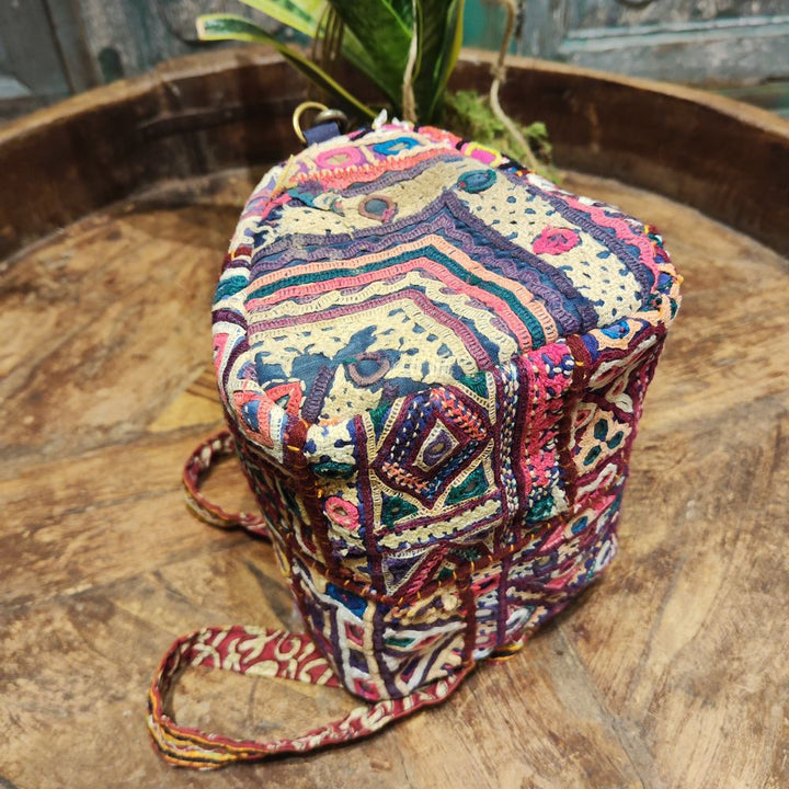 Borsetta Indiana KHA – Pochette Artigianale Rabari con Specchietti e ricami