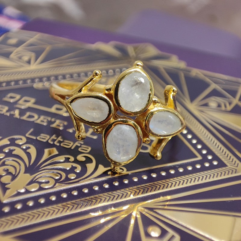 Anello in argento 925 dorato con pietra - DARSHA con pietra di luna