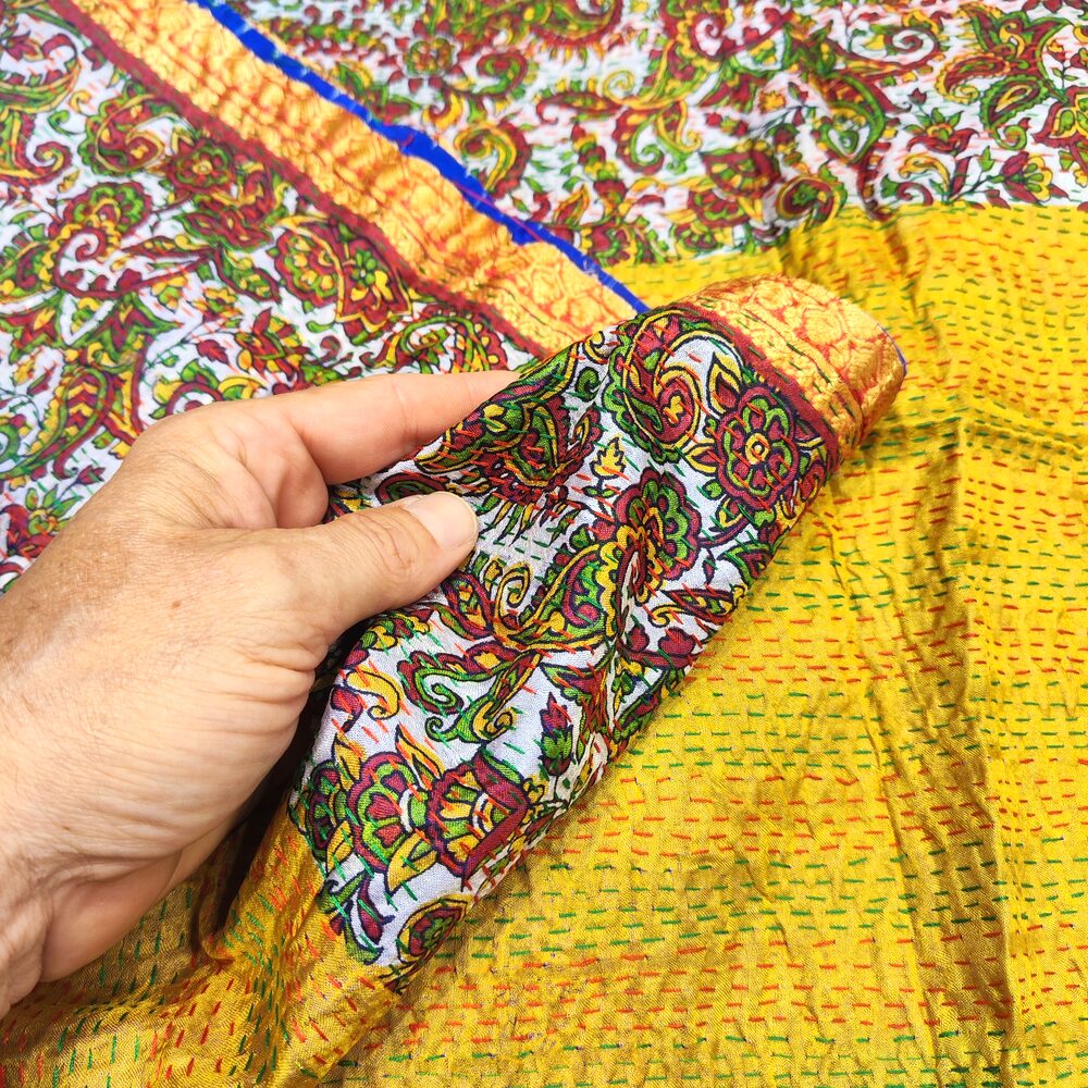 Sciarpa KANTHA con tessuti vintage misto seta ricamo - INDIGO – detail