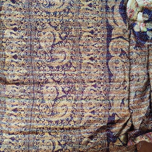 STOLA da donna KANTHA con tessuti vintage misto seta ricamo a mano - CHURAEE