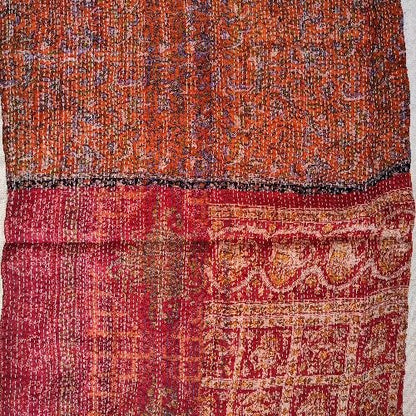 Sciarpa KANTHA con tessuti vintage misto seta ricamo a mano BATIK - ARANCIONE – immagine4